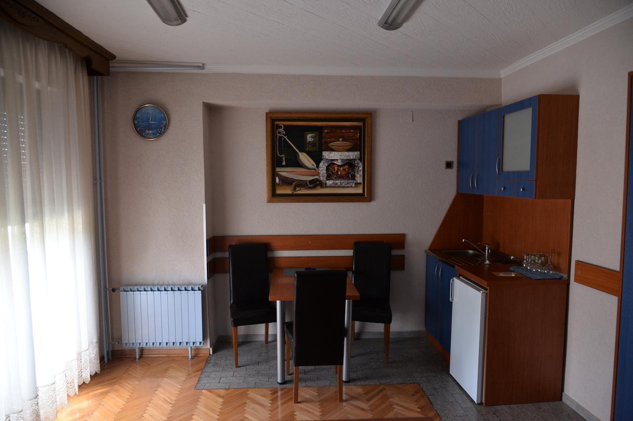 Motel Krstac Мойковац Екстер'єр фото